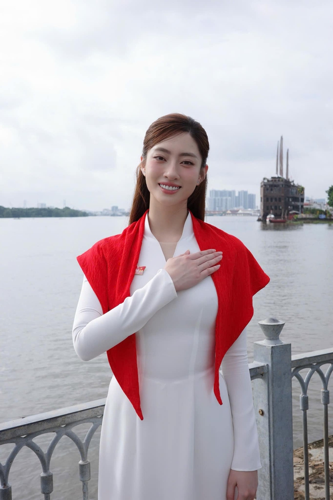 Dàn sao nhuộm đỏ MXH, không khí vui hơn Tết: Outfit xịn nhất chính là Dàn sao nhuộm đỏ MXH, không khí vui hơn Tết: Outfit xịn nhất chính là