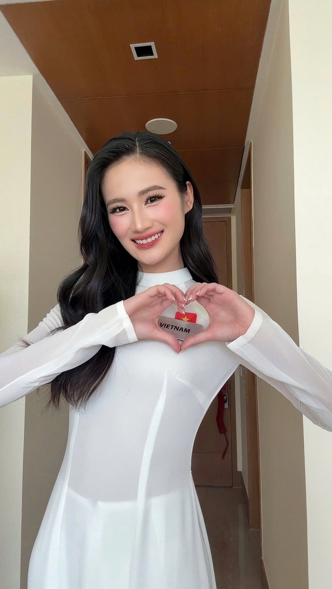 Dàn sao nhuộm đỏ MXH, không khí vui hơn Tết: Outfit xịn nhất chính là Dàn sao nhuộm đỏ MXH, không khí vui hơn Tết: Outfit xịn nhất chính là