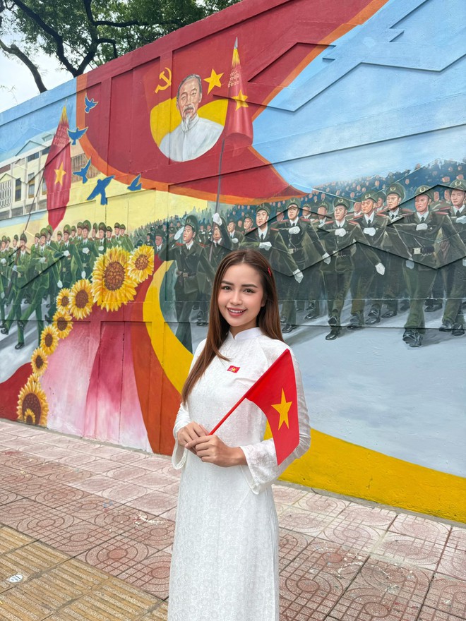 Dàn sao nhuộm đỏ MXH, không khí vui hơn Tết: Outfit xịn nhất chính là Dàn sao nhuộm đỏ MXH, không khí vui hơn Tết: Outfit xịn nhất chính là