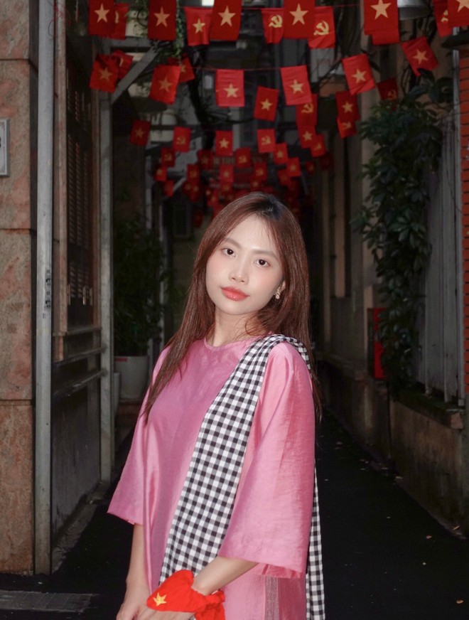 Dàn sao nhuộm đỏ MXH, không khí vui hơn Tết: Outfit xịn nhất chính là Dàn sao nhuộm đỏ MXH, không khí vui hơn Tết: Outfit xịn nhất chính là
