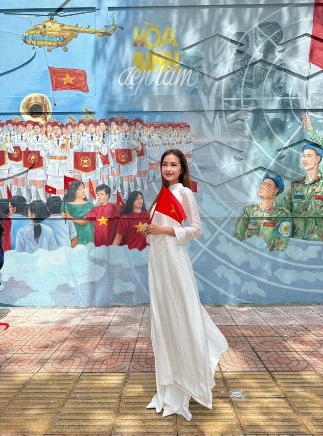 Dàn sao nhuộm đỏ MXH, không khí vui hơn Tết: Outfit xịn nhất chính là Dàn sao nhuộm đỏ MXH, không khí vui hơn Tết: Outfit xịn nhất chính là