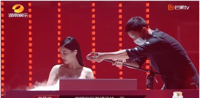 Đây là mỹ nhân xấu tính nhất showbiz: Dám giở trò "phông bạt", còn "ăn cháo đá bát" với ân nhân- Ảnh 9.