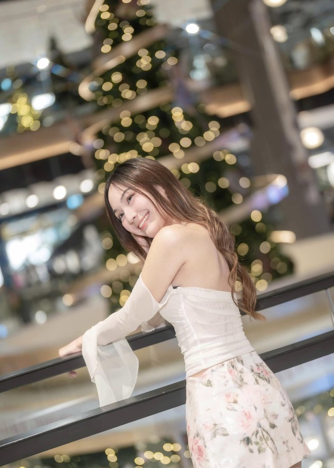 Ái nữ nhà HLV Kiatisuk xinh như hoa hậu, từng được "đẩy thuyền" với Văn Toàn nay hẹn hò trai đẹp y khoa gây sốt!- Ảnh 32.