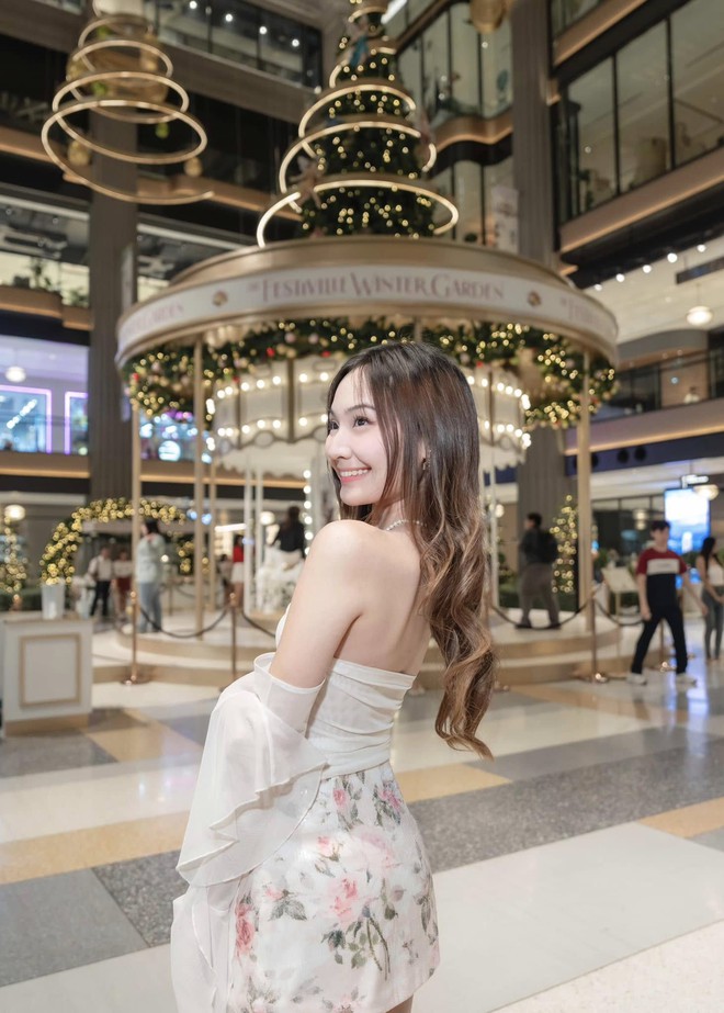 Ái nữ nhà HLV Kiatisuk xinh như hoa hậu, từng được "đẩy thuyền" với Văn Toàn nay hẹn hò trai đẹp y khoa gây sốt!- Ảnh 31.