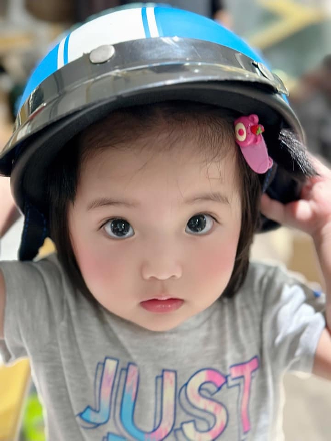 Con gái út của Khánh Thi xinh như búp bê sống, ảnh sinh nhật 2 tuổi gây sốt MXH vì quá đáng yêu!- Ảnh 23.