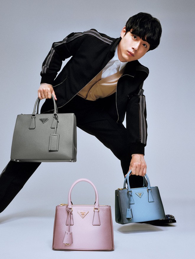 2 đại sứ ngoại tình với nhau, Prada chắc “sống khỏe” nhờ phí bồi thường hợp đồng- Ảnh 7. 2 đại sứ ngoại tình với nhau, Prada chắc “sống khỏe” nhờ phí bồi thường hợp đồng- Ảnh 7.