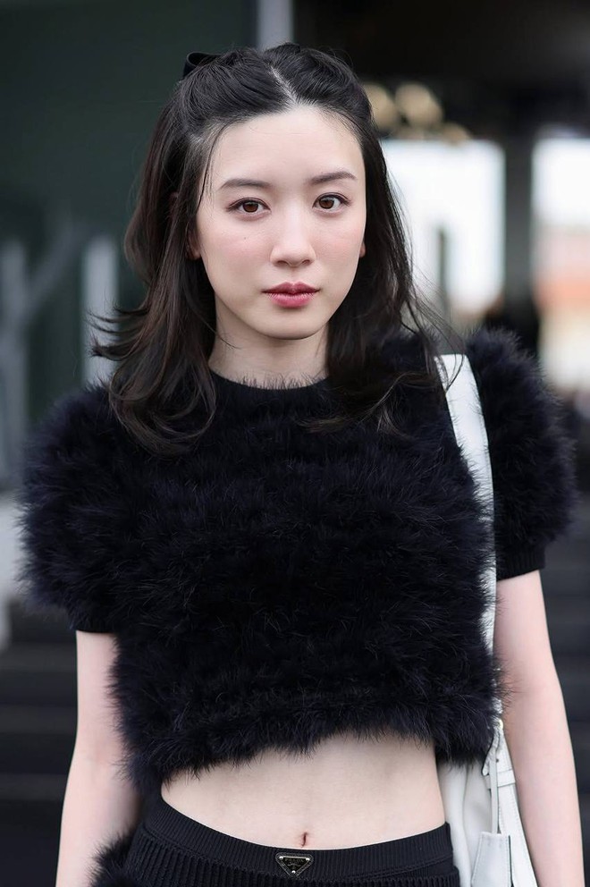 2 đại sứ ngoại tình với nhau, Prada chắc “sống khỏe” nhờ phí bồi thường hợp đồng- Ảnh 9. 2 đại sứ ngoại tình với nhau, Prada chắc “sống khỏe” nhờ phí bồi thường hợp đồng- Ảnh 9.