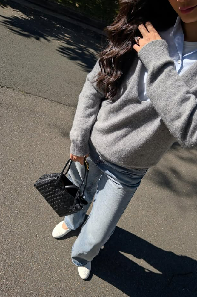 Á hậu Việt lộ vòng 2 lùm lùm trên sàn catwalk có động thái đàng ngờ hậu biến mất bất thường- Ảnh 4.