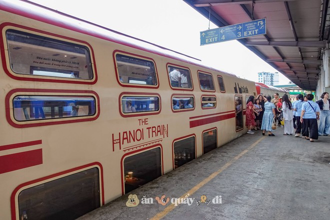Chi 550k trải nghiệm 3,5h trên tàu "Hà Nội 5 cửa ô": Xịn như khách sạn hay còn điều gì khiến du khách lăn tăn?- Ảnh 2. Chi 550k trải nghiệm 3,5h trên tàu "Hà Nội 5 cửa ô": Xịn như khách sạn hay còn điều gì khiến du khách lăn tăn?- Ảnh 2.