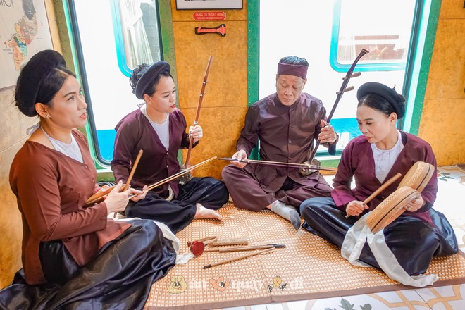 Chi 550k trải nghiệm 3,5h trên tàu "Hà Nội 5 cửa ô": Xịn như khách sạn hay còn điều gì khiến du khách lăn tăn?- Ảnh 17. Chi 550k trải nghiệm 3,5h trên tàu "Hà Nội 5 cửa ô": Xịn như khách sạn hay còn điều gì khiến du khách lăn tăn?- Ảnh 17.