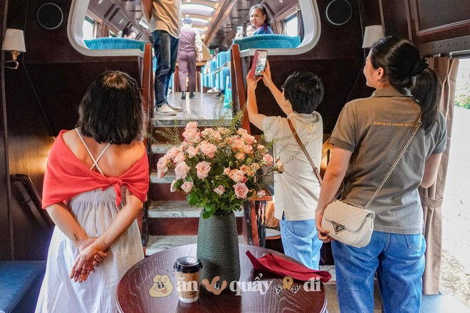 Chi 550k trải nghiệm 3,5h trên tàu "Hà Nội 5 cửa ô": Xịn như khách sạn hay còn điều gì khiến du khách lăn tăn?- Ảnh 24. Chi 550k trải nghiệm 3,5h trên tàu "Hà Nội 5 cửa ô": Xịn như khách sạn hay còn điều gì khiến du khách lăn tăn?- Ảnh 24.