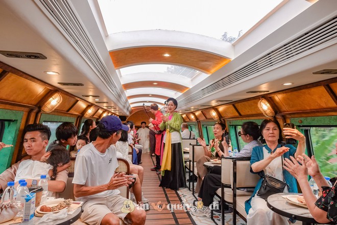 Chi 550k trải nghiệm 3,5h trên tàu "Hà Nội 5 cửa ô": Xịn như khách sạn hay còn điều gì khiến du khách lăn tăn?- Ảnh 27. Chi 550k trải nghiệm 3,5h trên tàu "Hà Nội 5 cửa ô": Xịn như khách sạn hay còn điều gì khiến du khách lăn tăn?- Ảnh 27.