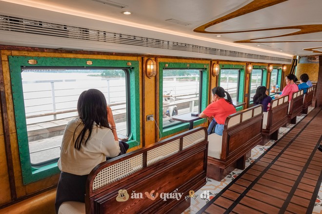 Chi 550k trải nghiệm 3,5h trên tàu "Hà Nội 5 cửa ô": Xịn như khách sạn hay còn điều gì khiến du khách lăn tăn?- Ảnh 4. Chi 550k trải nghiệm 3,5h trên tàu "Hà Nội 5 cửa ô": Xịn như khách sạn hay còn điều gì khiến du khách lăn tăn?- Ảnh 4.
