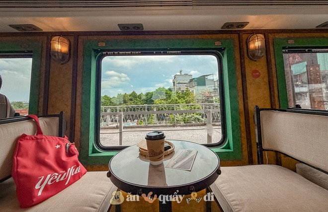 Chi 550k trải nghiệm 3,5h trên tàu "Hà Nội 5 cửa ô": Xịn như khách sạn hay còn điều gì khiến du khách lăn tăn?- Ảnh 1. Chi 550k trải nghiệm 3,5h trên tàu "Hà Nội 5 cửa ô": Xịn như khách sạn hay còn điều gì khiến du khách lăn tăn?- Ảnh 1.