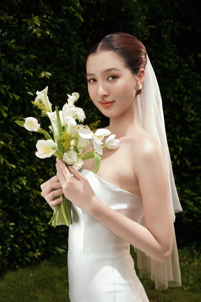 Ảnh cưới của nam ca sĩ Vbiz và vợ kém 17 tuổi: Visual cô dâu "đỉnh nóc kịch trần", xinh hơn Hoa hậu!- Ảnh 8.
