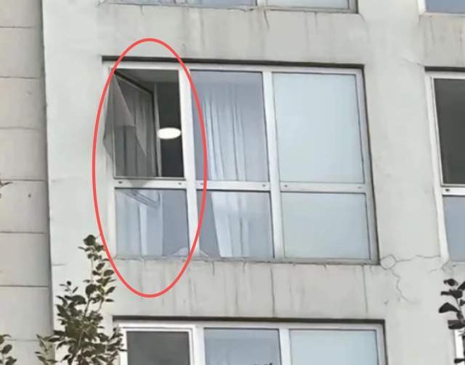 3 cái chết nghi thế lực ngầm nhúng tay ở Cbiz: Vụ ngã lầu của "mỹ nam cổ trang" chưa phải kinh hoàng nhất!- Ảnh 2.