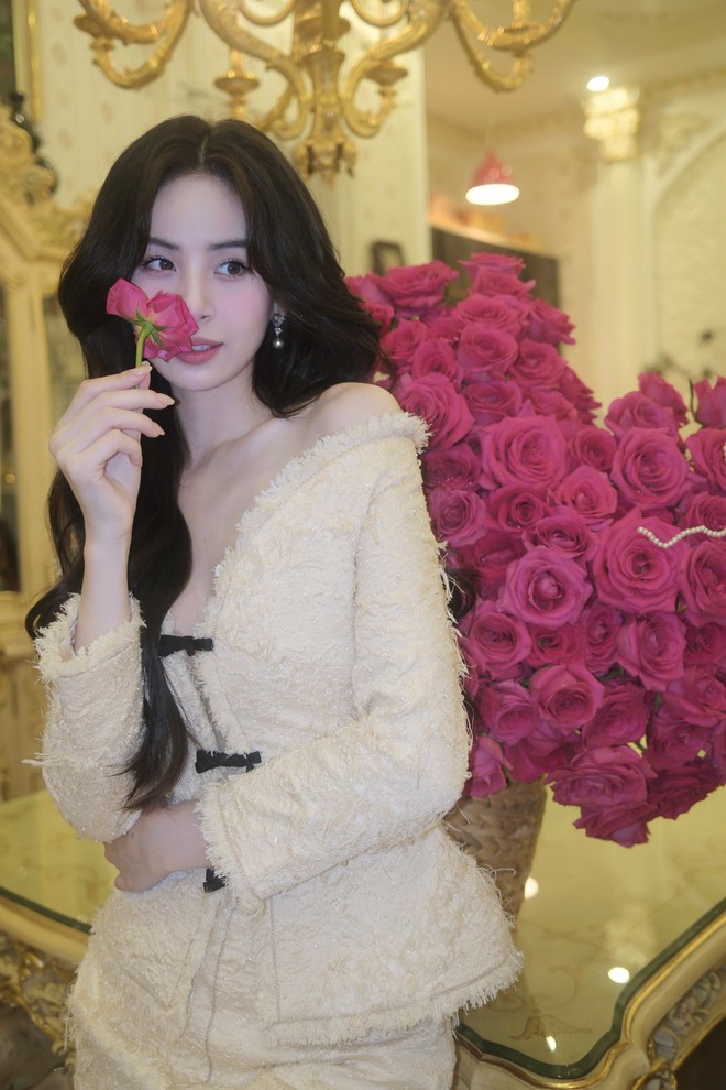 "Không thể sống yên" với 6 mỹ nhân Việt có đôi chân dài nuốt nuồn nuột, đứng im thôi cũng có hào quang- Ảnh 5.