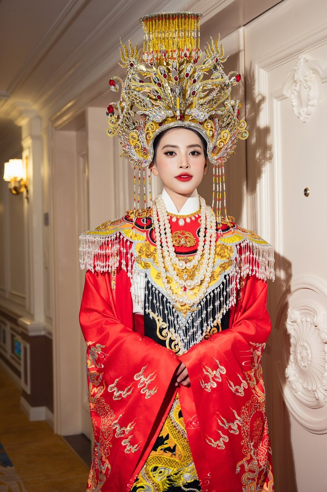 Miss Grand Vietnam gây tranh cãi vì mang bàn thờ gia tiên lên sân khấu, Tiểu Vy cũng dính "sóng gió" vì lý do này?- Ảnh 3.