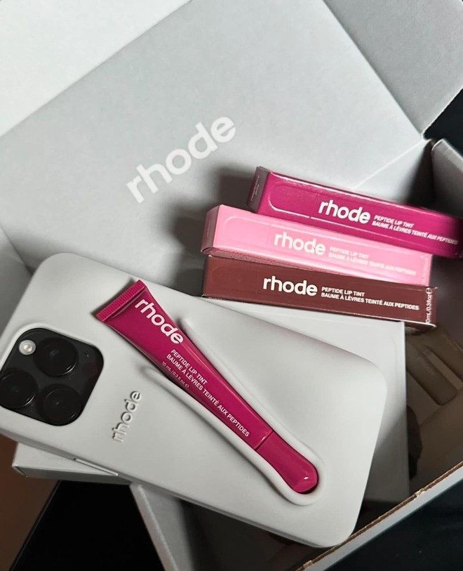 Rhode – Cú lội ngược dòng ngoạn mục của Hailey Bieber: Hành trình từ “bị nghi ngờ” đến sold-out toàn tập tại Sephora- Ảnh 3.
