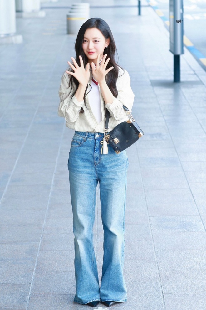 Hiếm lắm mới thấy Kim Ji Won mặc phá cách- Ảnh 11.