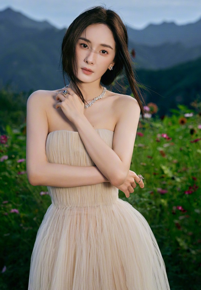 Sao nữ giả tạo bậc nhất showbiz khi phớt lờ ân nhân, “đâm sau lưng” chị em tốt- Ảnh 3.