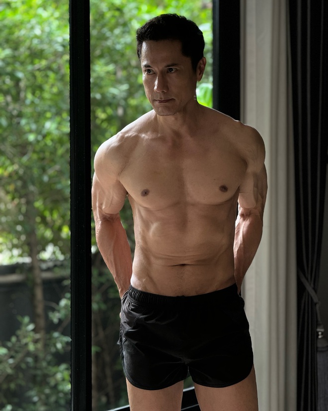 Tập gym để khoẻ mạnh chăm con gái, bố đơn thân U60 bỗng hot rần rần MXH vì body quá đỉnh, trẻ đẹp ngỡ ngàng- Ảnh 5.