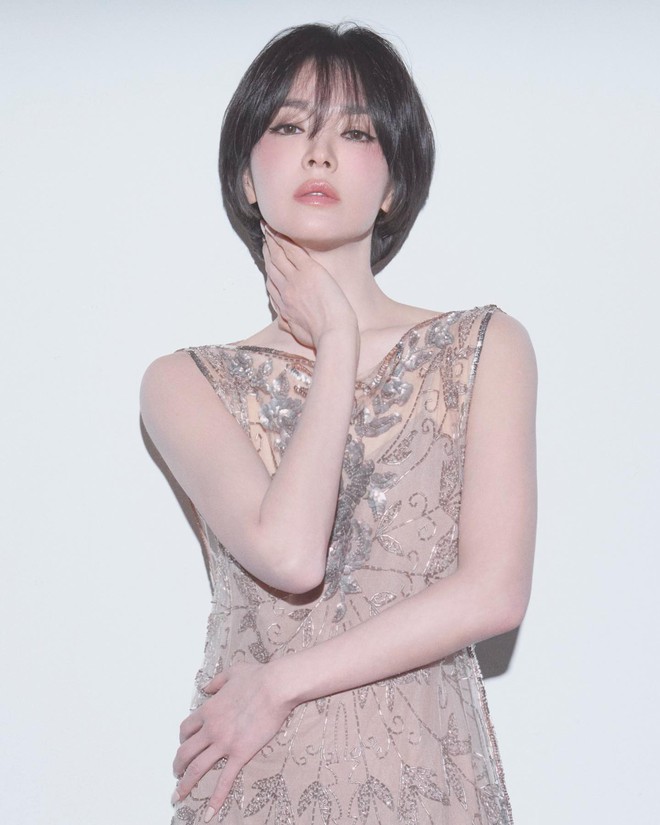 Song Hye Kyo tuổi trung niên khiến chị em ngưỡng mộ vì vóc dáng đại mỹ nhân: Cô ấy tập môn thể thao gì thế?- Ảnh 10.