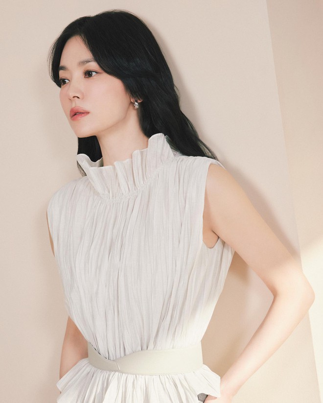 Song Hye Kyo tuổi trung niên khiến chị em ngưỡng mộ vì vóc dáng đại mỹ nhân: Cô ấy tập môn thể thao gì thế?- Ảnh 6.