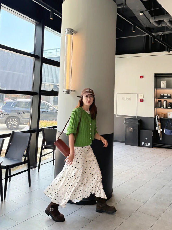 Tháng 10 mặc gì để may mắn? 3 con giáp hợp màu xanh lá, Thần Tài gõ cửa liên tục- Ảnh 1.