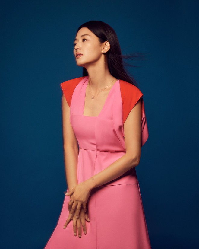 "Mợ chảnh" Jeon Ji Hyun U45 trẻ đẹp vô đối, vòng eo con kiến săn chắc thấy mê nhờ chăm tập môn này!- Ảnh 16.
