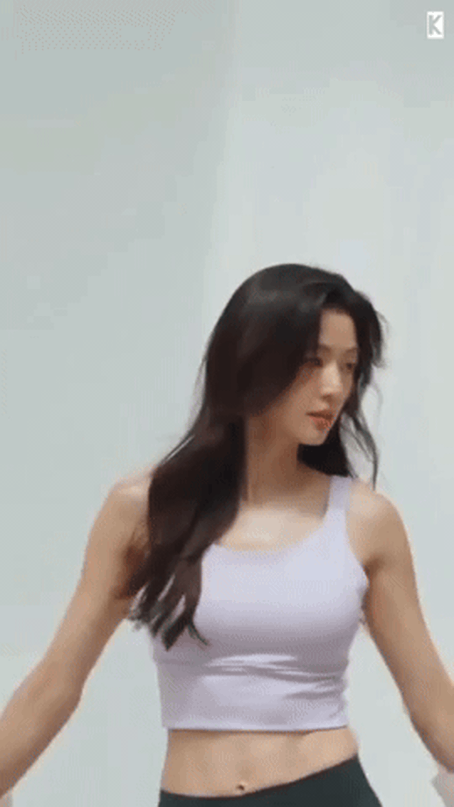 "Mợ chảnh" Jeon Ji Hyun U45 trẻ đẹp vô đối, vòng eo con kiến săn chắc thấy mê nhờ chăm tập môn này!- Ảnh 7.