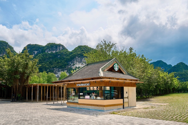 Starbucks Việt Nam lại khiến dân tình xuýt xoa với chi nhánh mới, lần này nằm giữa núi non: "Nhật Bản cũng chỉ đến thế”!- Ảnh 6.
