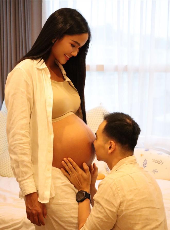 Hoa hậu H'Hen Niê cuối thai kỳ: Visual vẫn nét căng, chồng có hành động top 1 "nuông chiều" vợ- Ảnh 4.