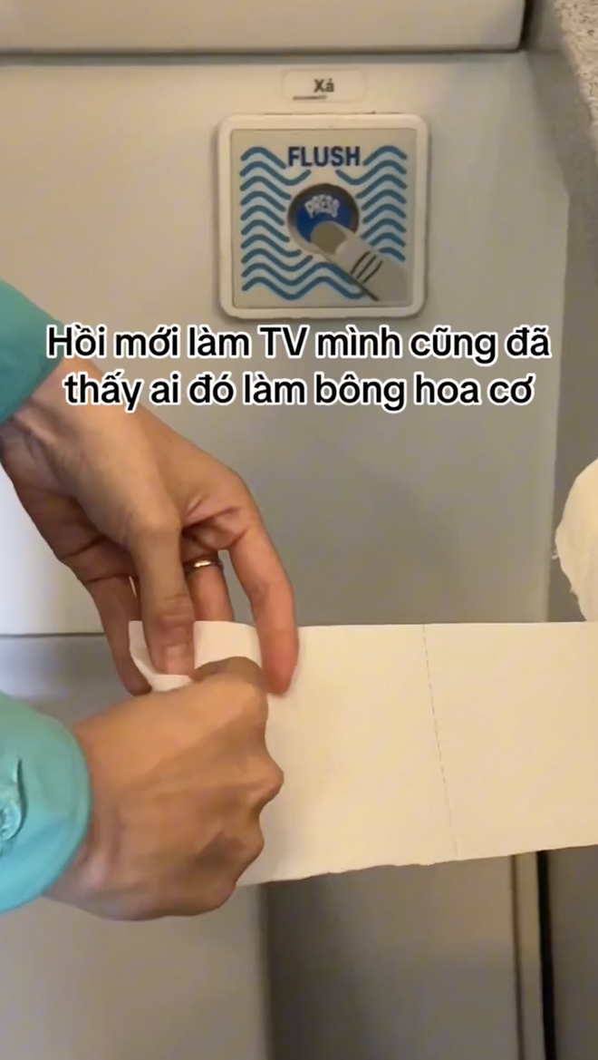 Nữ tiếp viên Vietnam Airlines làm món quà độc lạ trong buồng vệ sinh khiến ai cũng “không nỡ xài"- Ảnh 3.