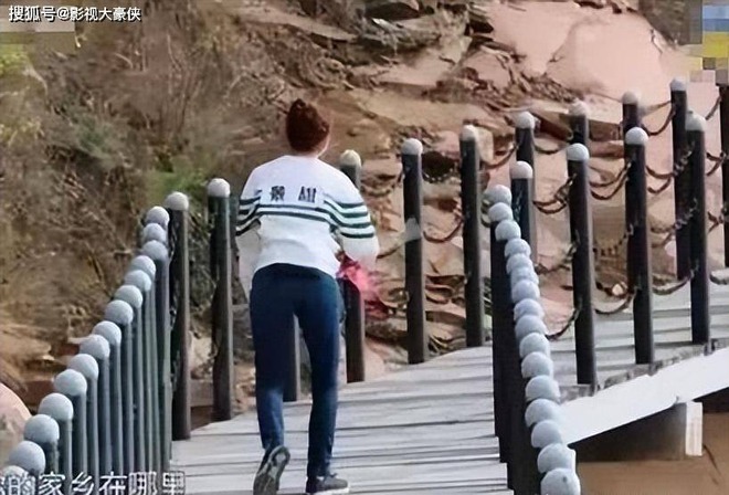 Đừng dại nhìn xuống chân 7 mỹ nhân này nếu không muốn đi "rửa mắt"!- Ảnh 15.