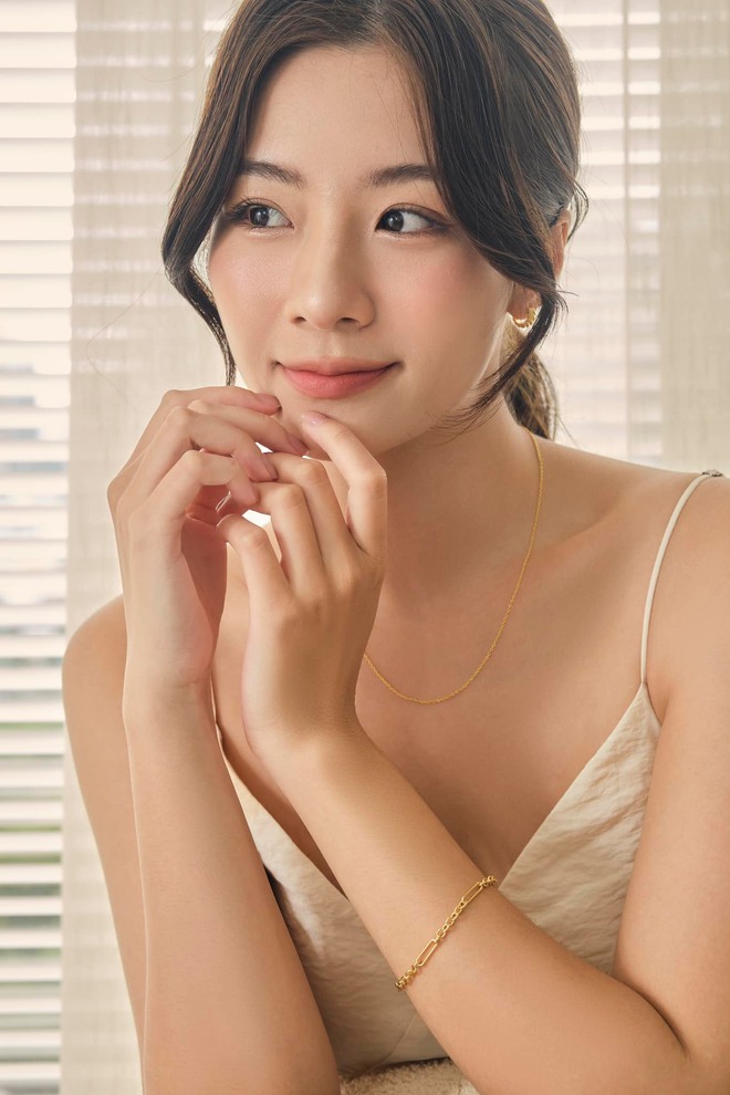 Ngắm ảnh đời thường 2 nữ tiếp viên vào vai cameo trong Tử Chiến Trên Không "đã con mắt" quá!- Ảnh 2.