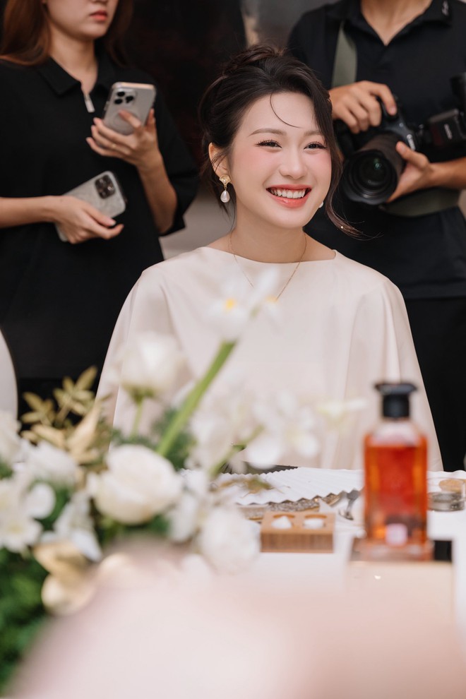 Doãn Hải My xinh xuất sắc với vibe tiểu thư xách túi hàng hiệu, sánh vai cùng Văn Hậu chiếm trọn spotlight- Ảnh 6.
