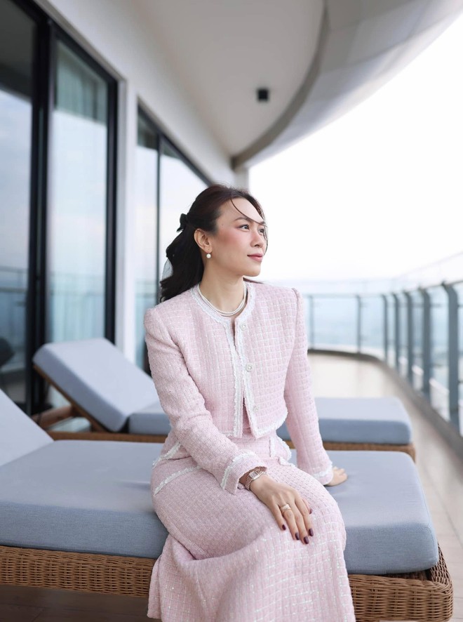 Mỹ Tâm trẻ đẹp vô cùng trong tà áo dài trắng, visual tuổi 44 không có gì phải chê- Ảnh 16.