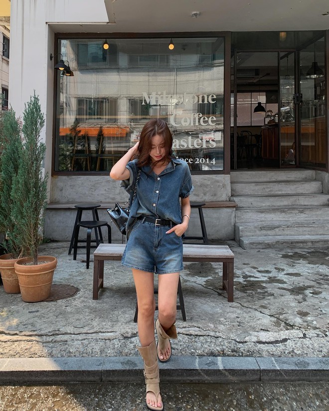 Xu hướng đồ denim mùa thu 2025 quá đẹp, chị em phải có 4 item này để sành điệu vượt bậc- Ảnh 9.