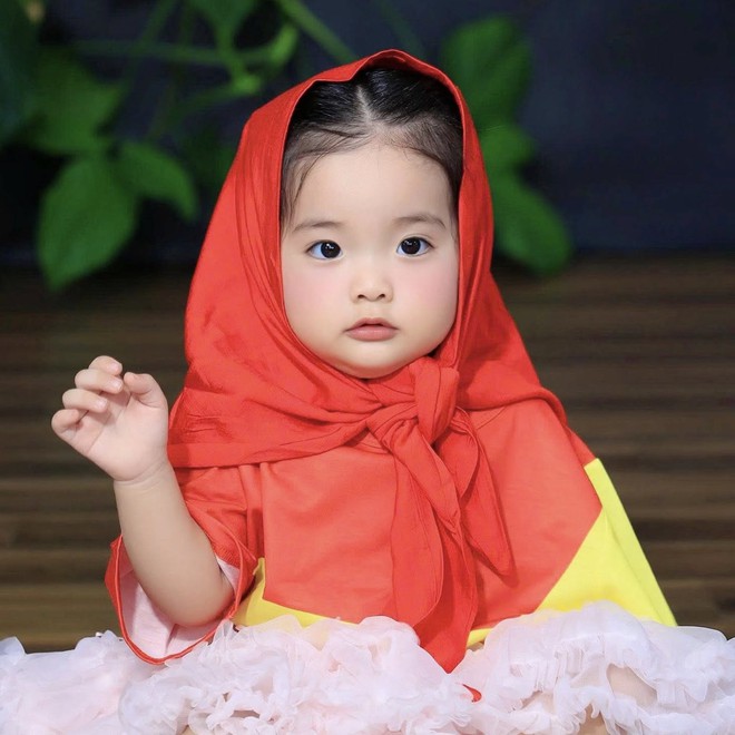 Gia đình Khánh Thi-Phan Hiển tung bộ ảnh yêu nước cực xịn, visual 3 Gia đình Khánh Thi-Phan Hiển tung bộ ảnh yêu nước cực xịn, visual 3