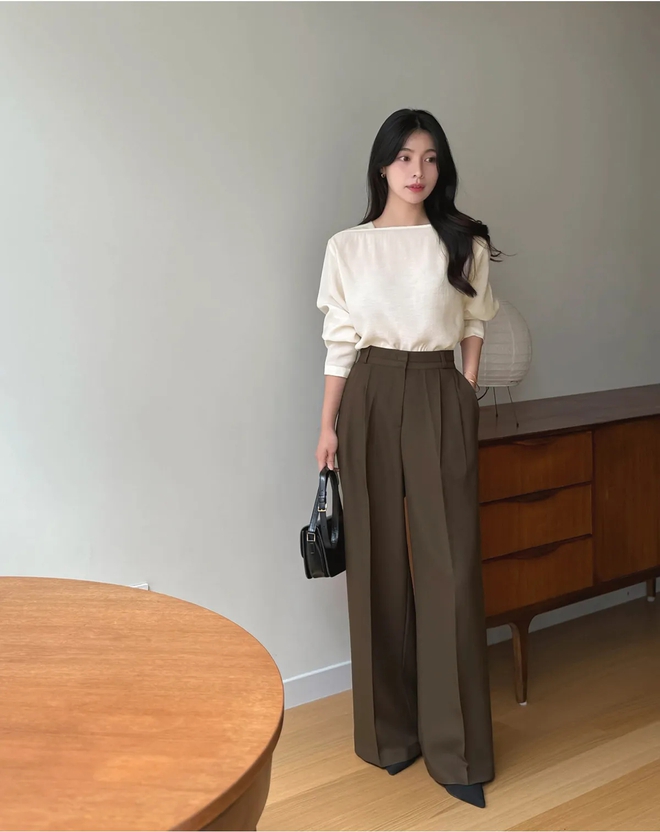 5 mẫu áo công sở đẹp hoàn hảo để kết hợp với quần âu- Ảnh 2.