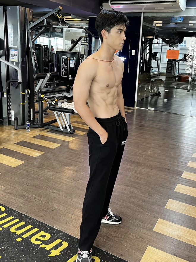 Tử Chiến Trên Không không chỉ "nghẹt thở" vì nội dung mà còn vì dàn trai 6 múi, visual cỡ này biết chọn ai đây?- Ảnh 45. Tử Chiến Trên Không không chỉ "nghẹt thở" vì nội dung mà còn vì dàn trai 6 múi, visual cỡ này biết chọn ai đây?- Ảnh 45.