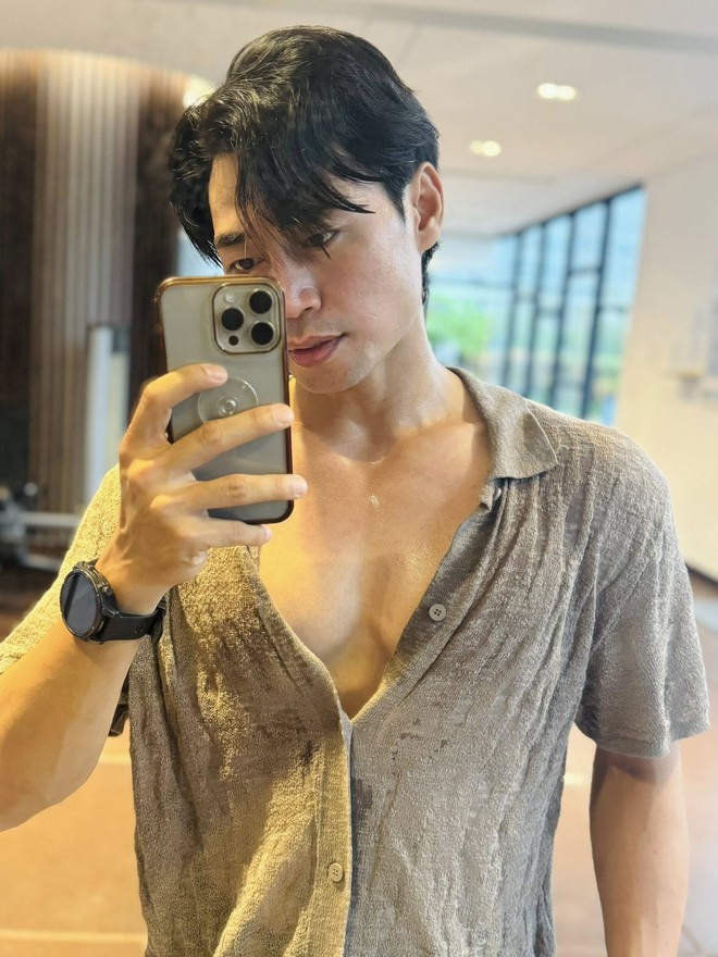 Tử Chiến Trên Không không chỉ "nghẹt thở" vì nội dung mà còn vì dàn trai 6 múi, visual cỡ này biết chọn ai đây?- Ảnh 11. Tử Chiến Trên Không không chỉ "nghẹt thở" vì nội dung mà còn vì dàn trai 6 múi, visual cỡ này biết chọn ai đây?- Ảnh 11.
