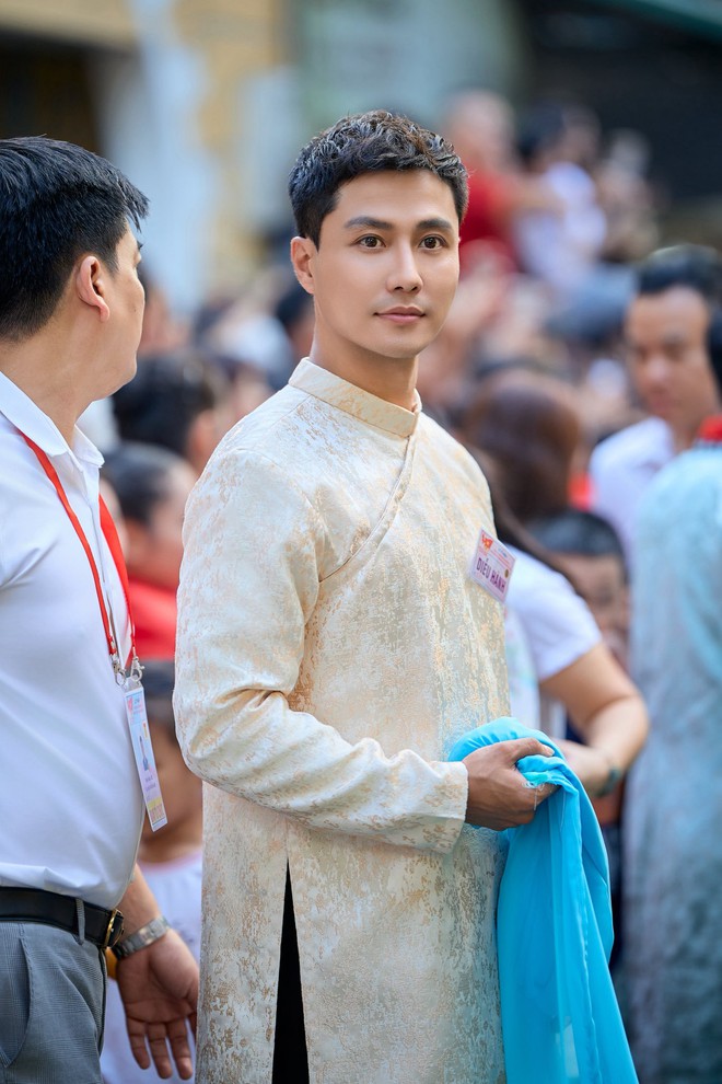 Tử Chiến Trên Không không chỉ "nghẹt thở" vì nội dung mà còn vì dàn trai 6 múi, visual cỡ này biết chọn ai đây?- Ảnh 4. Tử Chiến Trên Không không chỉ "nghẹt thở" vì nội dung mà còn vì dàn trai 6 múi, visual cỡ này biết chọn ai đây?- Ảnh 4.