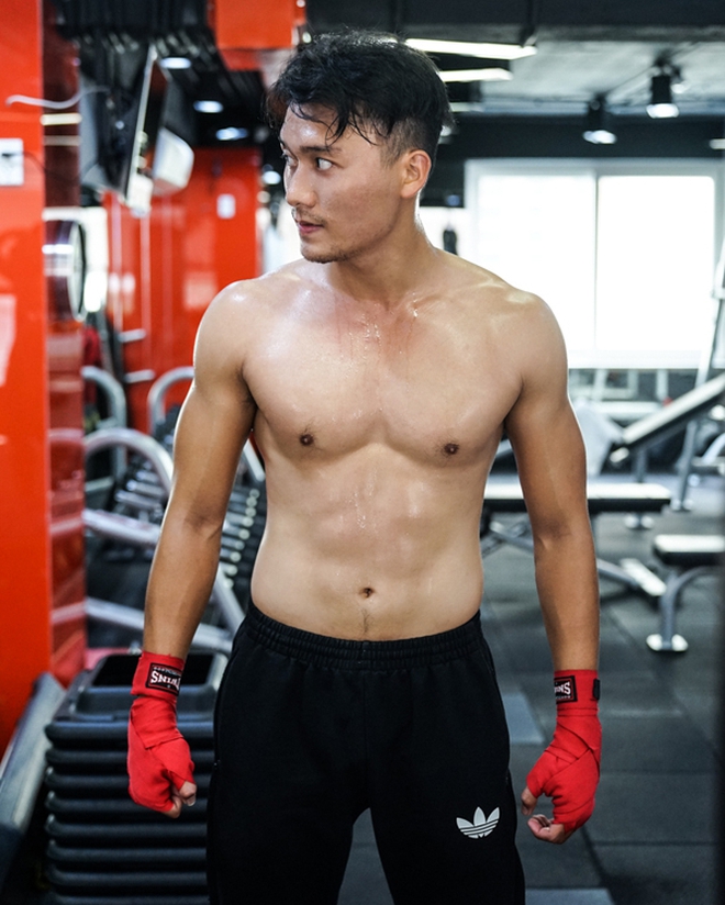 Tử Chiến Trên Không không chỉ "nghẹt thở" vì nội dung mà còn vì dàn trai 6 múi, visual cỡ này biết chọn ai đây?- Ảnh 35. Tử Chiến Trên Không không chỉ "nghẹt thở" vì nội dung mà còn vì dàn trai 6 múi, visual cỡ này biết chọn ai đây?- Ảnh 35.