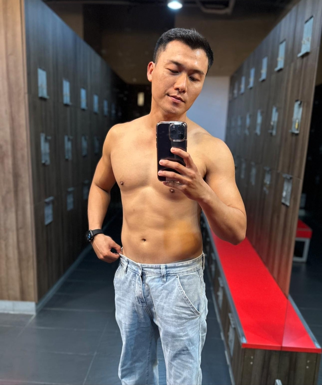 Tử Chiến Trên Không không chỉ "nghẹt thở" vì nội dung mà còn vì dàn trai 6 múi, visual cỡ này biết chọn ai đây?- Ảnh 36. Tử Chiến Trên Không không chỉ "nghẹt thở" vì nội dung mà còn vì dàn trai 6 múi, visual cỡ này biết chọn ai đây?- Ảnh 36.