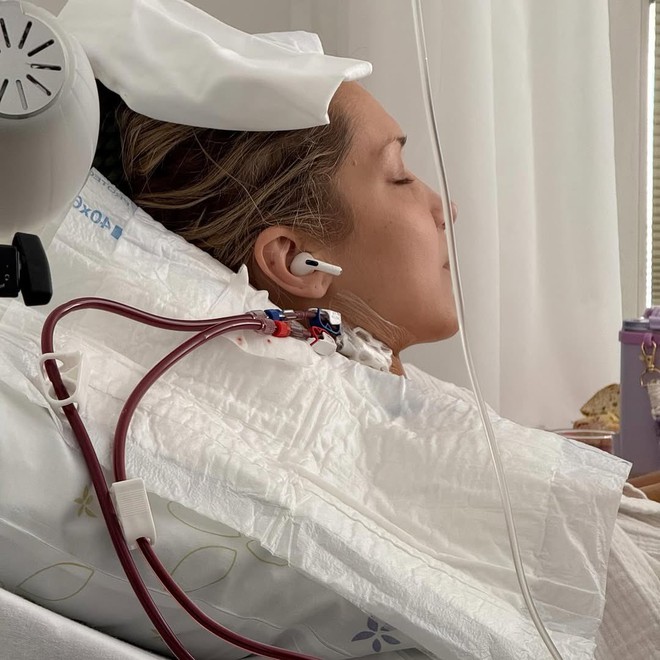 Em gái siêu mẫu của Gigi Hadid vật vã đau đớn vì căn bệnh nguy hiểm liên quan đến não- Ảnh 3.