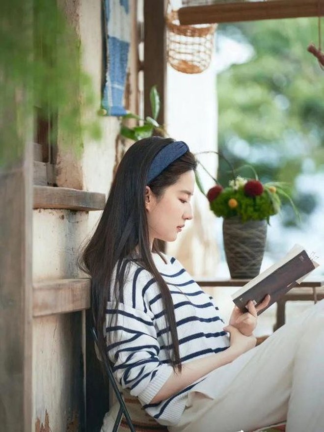 1 đặc điểm trong tướng mạo giúp Lưu Diệc Phi sống 1000 năm nữa cũng không thể nghèo- Ảnh 2.