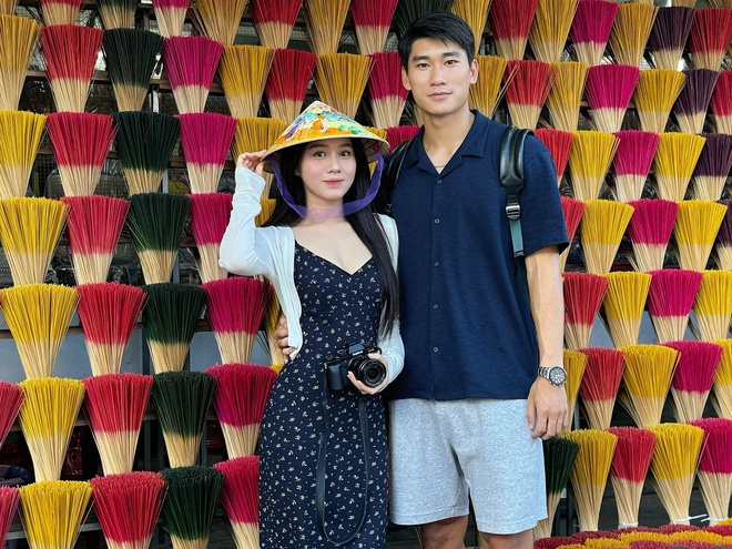 Bạn gái tiền đạo tuyển Việt Nam tung ảnh bikini "đốt mắt", vóc dáng nóng bỏng nhất nhì dàn WAGs Việt- Ảnh 9.