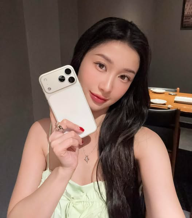 Phó tổng Đỗ Quang Vinh choáng vì iPhone 17 Pro Max: "Mọi người giàu, hay có chỗ mua rẻ mình không biết nhỉ?"- Ảnh 5.